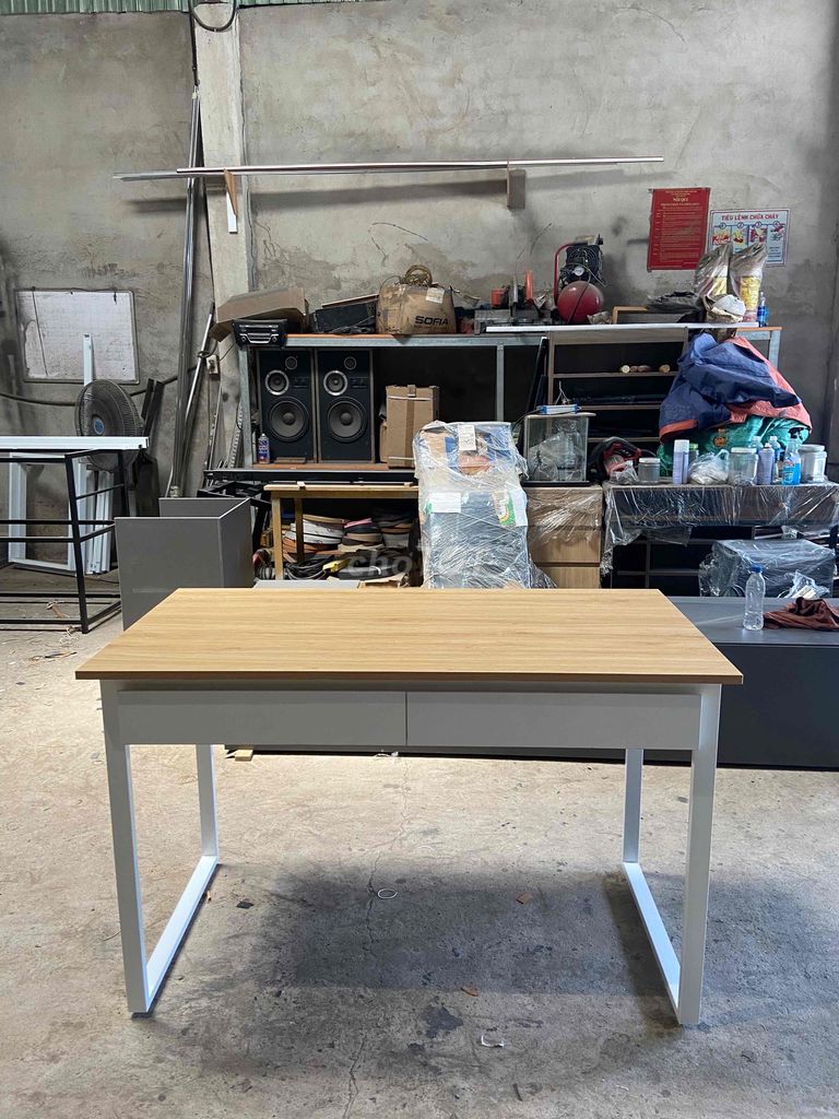 bàn 2 hộc tủ chân sắt 60x120. Mua bán Bàn ghế tại Quận Gò Vấp Tp Hồ Chí Minh được đăng bởi TuyetLe82 hình 1