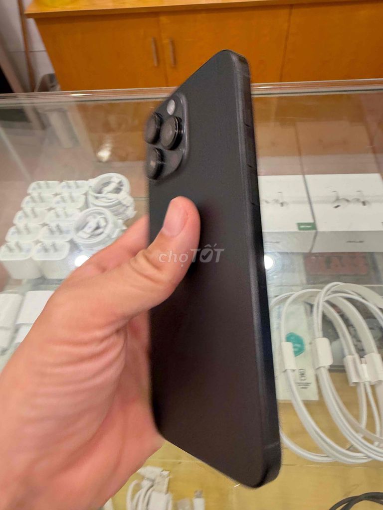 iPhone 16 Pro Max 256GB Đen Chính hãng SSVN. Mua bán Điện thoại tại Quận Đống Đa Hà Nội được đăng bởi Minhstore hình 1