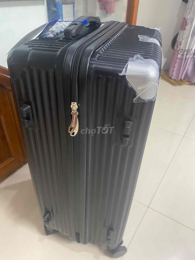Vali Hùng Phát 218 Nhựa ABS Đen 24 inch. Mua bán Túi xách tại Quận Sơn Trà Đà Nẵng được đăng bởi Phuc Dinh hình 1