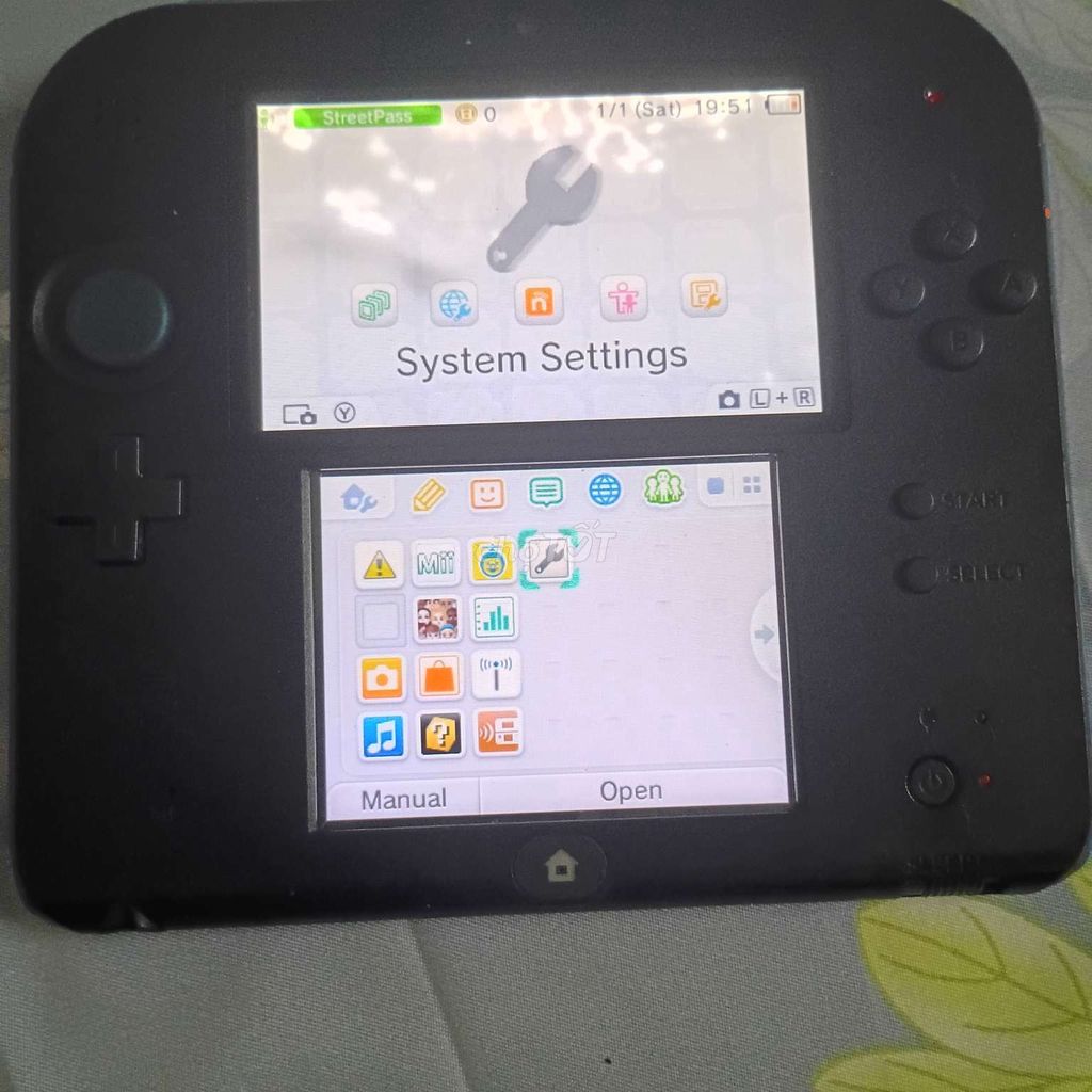 Máy chơi game Nintendo 2DS Đen lỗi. Mua bán Thiết bị chơi game tại Quận 5 Tp Hồ Chí Minh được đăng bởi LÂM ANH VŨ Game Shop hình 1