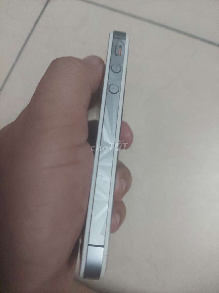 Apple iPhone 4S 32GB Trắng 99%. Mua bán Điện thoại tại Quận Long Biên Hà Nội được đăng bởi Nguyễn Hoàng hình 1