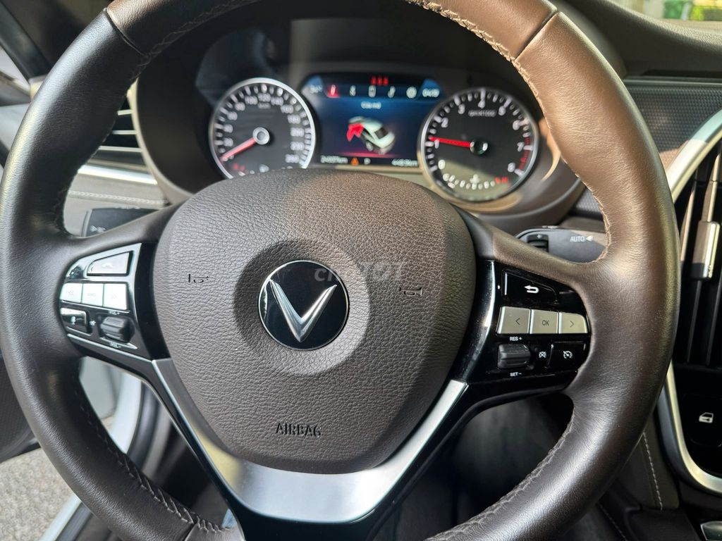 Vinfast LuxA Standard 2022 Белый