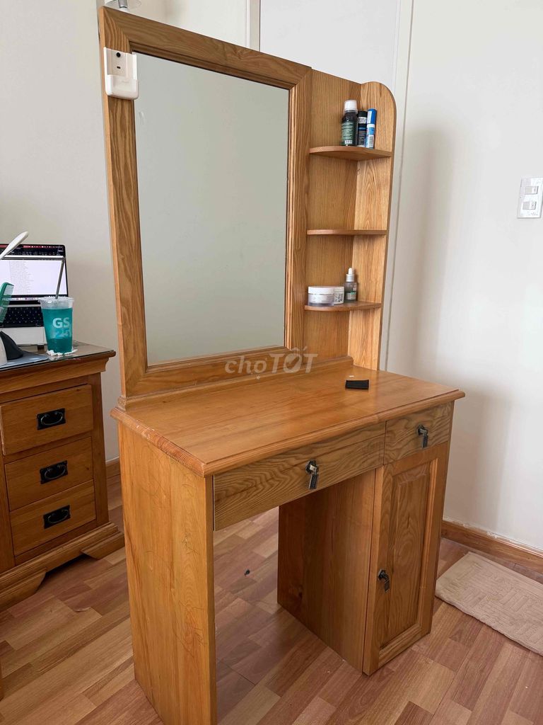 Bàn trang điểm Gỗ sồi Nâu gỗ Đã qua sử dụng. Mua bán Bàn ghế tại Quận Tân Bình Tp Hồ Chí Minh được đăng bởi Lê Xuân Hòa hình 1