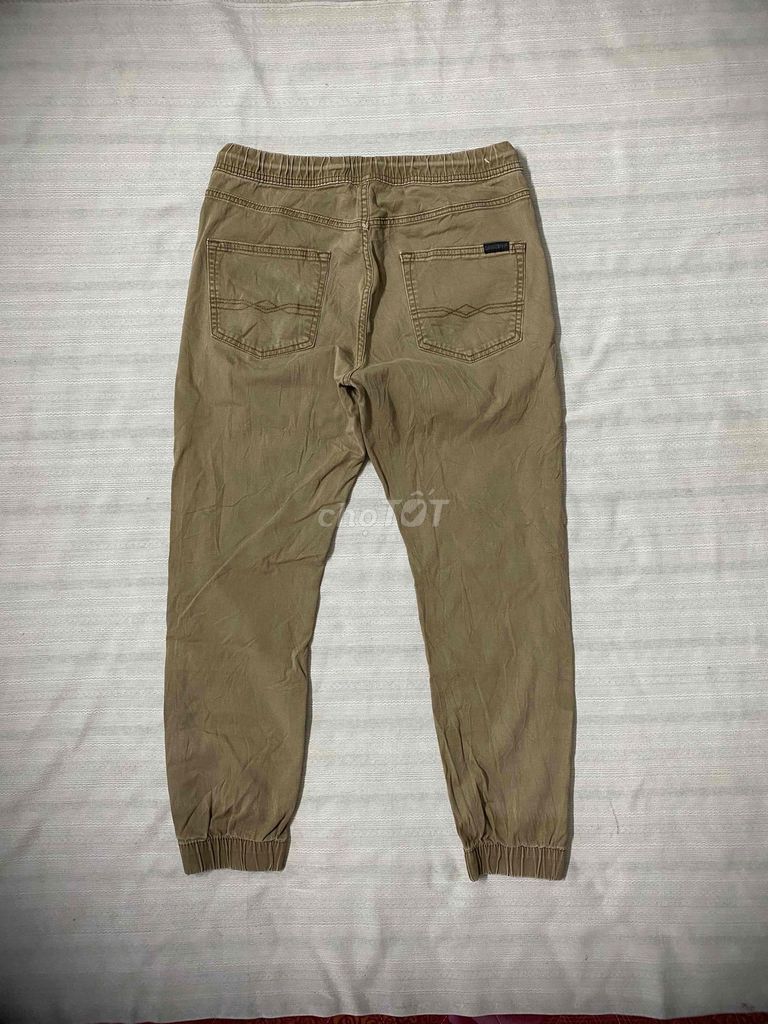 Quần jogger Levis nam vải co giãn. Mua bán Quần áo tại Thành phố Tân An Long An được đăng bởi Shop 3986 hình 1