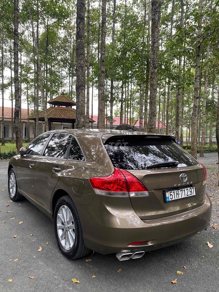 Toyota Venza 2009 Nâu 65.000 miles. Mua bán Ô tô tại Quận 1 Tp Hồ Chí Minh được đăng bởi Luật Nguyễn hình 4