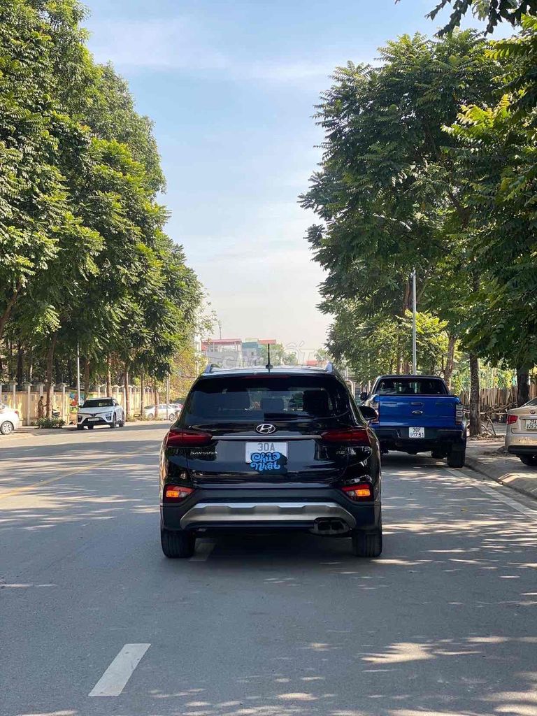 Hyundai Santa Fe 2019 2.2L - 78000 km. Mua bán Ô tô tại Quận Long Biên Hà Nội được đăng bởi Xuân Car hình 6