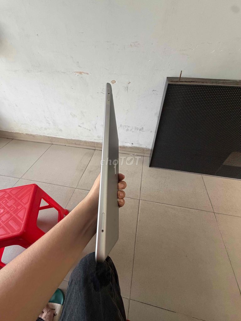 Apple iPad Gen 6 32GB Bạc. Mua bán Máy tính bảng tại Quận Gò Vấp Tp Hồ Chí Minh được đăng bởi Phan dinh cong hình 1
