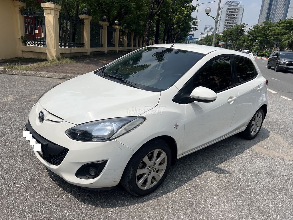 Mazda 2 1.5L 2011 Белый Автомат 168000 км