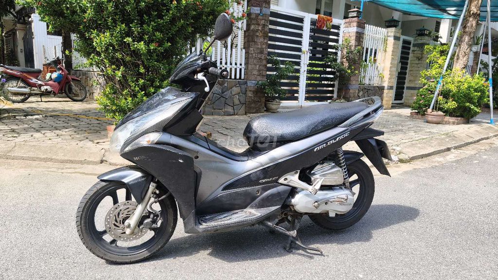 ОРИГИНАЛЬНАЯ МАШИНА HONDA AIRBLADE FI ВКУСНАЯ И ГЛАДКАЯ