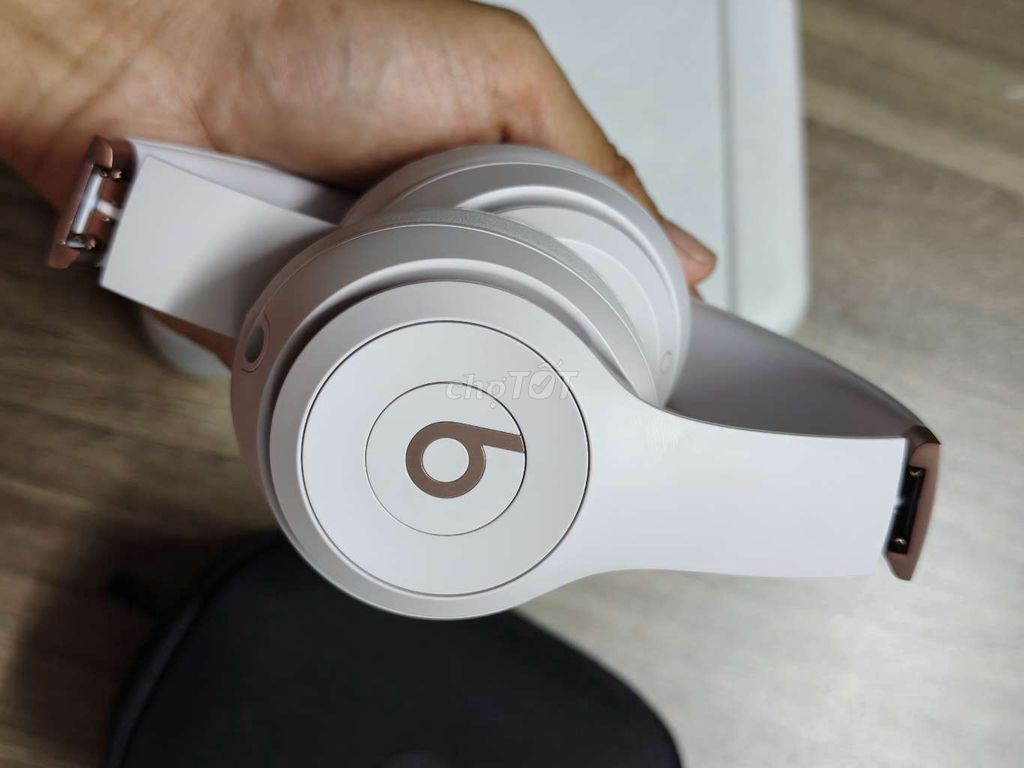 Tai nghe Beats Solo 4 Trắng Mới. Mua bán Tivi, Âm thanh tại Thành phố Mỹ Tho Tiền Giang được đăng bởi Gia Hoàng Mỹ House hình 1