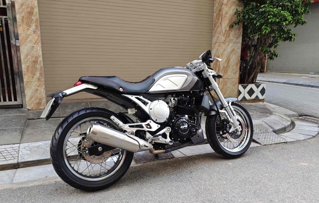 GPX Genteleman 200cc xe lướt odo 6500 km. pkl. Mua bán Xe máy tại Quận Cầu Giấy Hà Nội được đăng bởi Tong motor xe may hình 3