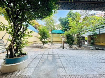 Аренда · 1 комн. · 195 м² · Quận 10, ул. Đường Bạch Mã
