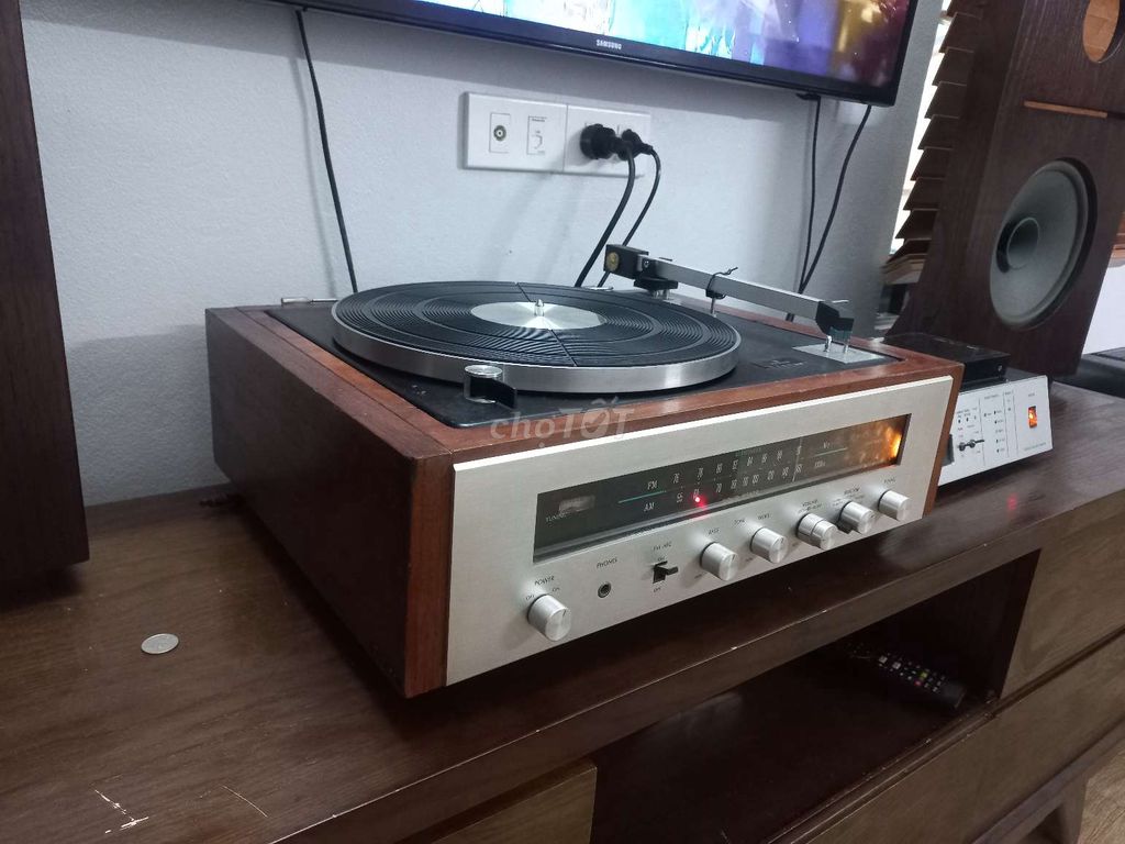 Đầu đĩa than liền amply Pioneer. Loa toàn dải jbl.