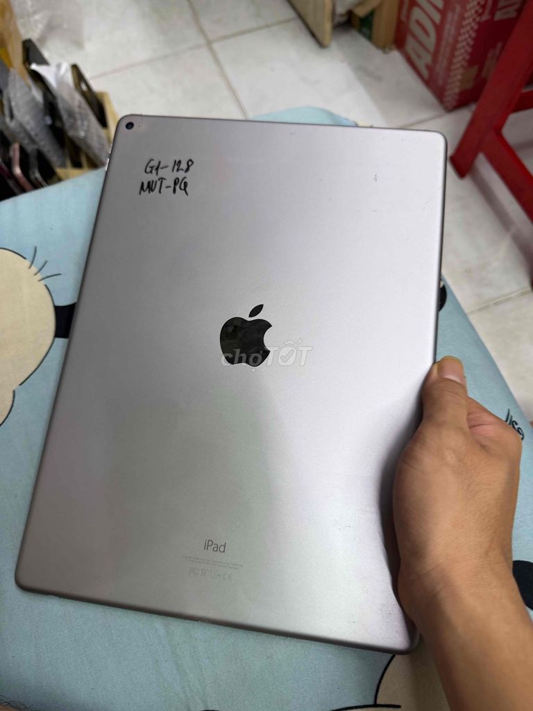 IPad Pro 12.9 Gen 1 99% 128gb wifi. Mua bán Máy tính bảng tại Quận Gò Vấp Tp Hồ Chí Minh được đăng bởi Cửa Hàng BT Mobile Chuyên Iphone Quốc Tế Giá Tốt hình 1