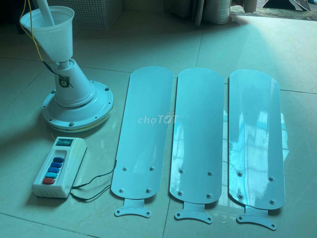 Quạt trần Mỹ Phong Trắng. Mua bán Quạt tại Quận Bình Thạnh Tp Hồ Chí Minh được đăng bởi NGUYỄN VĂN HÀO hình 1