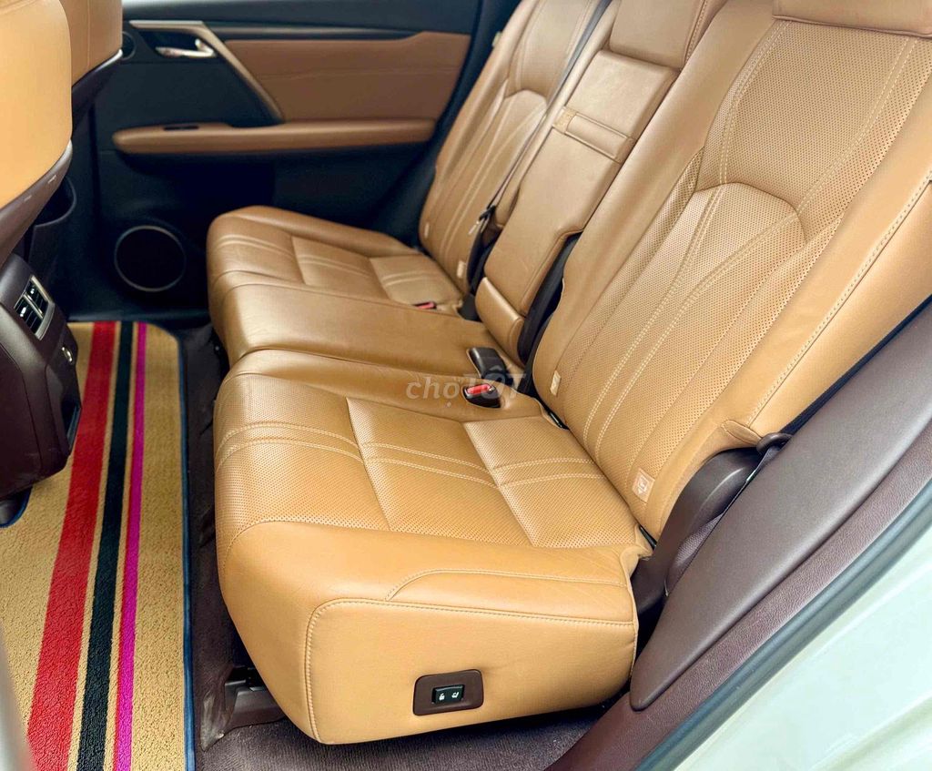 Lexus RX350 2018 Trắng 75.000 km. Mua bán Ô tô tại Quận Long Biên Hà Nội được đăng bởi Trang Gala hình 15