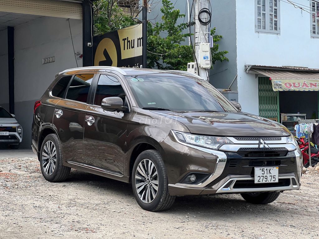 Outlander 2022 đi đúng 4v. Mua bán Ô tô tại Thành phố Thuận An Bình Dương được đăng bởi Thái Phạm hình 4