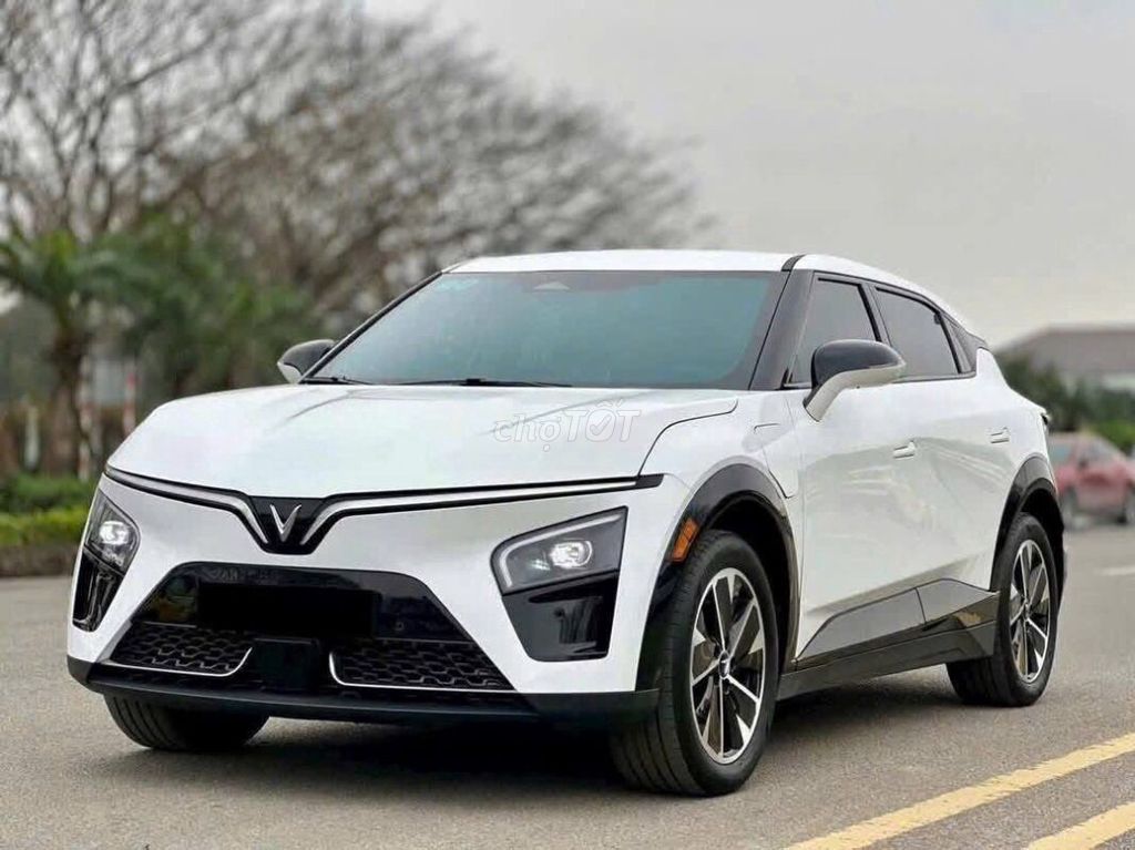 VinFast VF7 - Xe Sẵn Các Màu Giao Ngay. Mua bán Ô tô tại Thành phố Huế Thừa Thiên Huế được đăng bởi Minh Huy Vinfast Huế hình 2