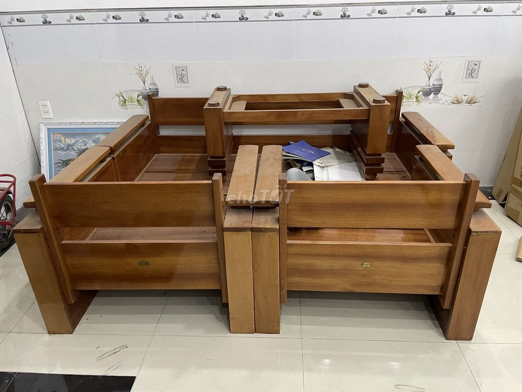 Sofa Hoàng Anh Gia Lai Gỗ Nâu Kèm Nệm. Mua bán Bàn ghế tại Quận Bình Thuỷ Cần Thơ được đăng bởi Phạm Tú Trân hình 1