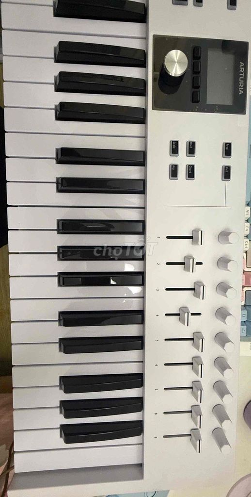 Đàn MIDI Arturia Keylab Essential 61 MKIII Trắng. Mua bán Nhạc cụ tại Quận Phú Nhuận Tp Hồ Chí Minh được đăng bởi Quỳnh Trần hình 1