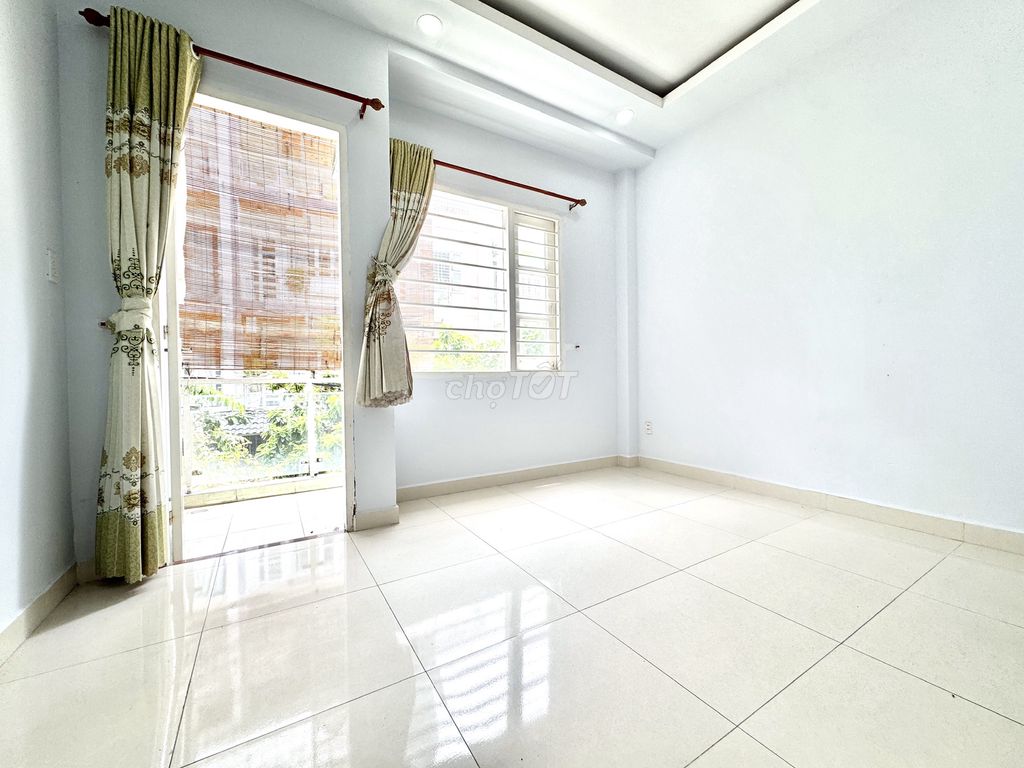 SĂN NHIỀU PHÒNG CỬA SỔ/BAN CÔNG THOÁNG