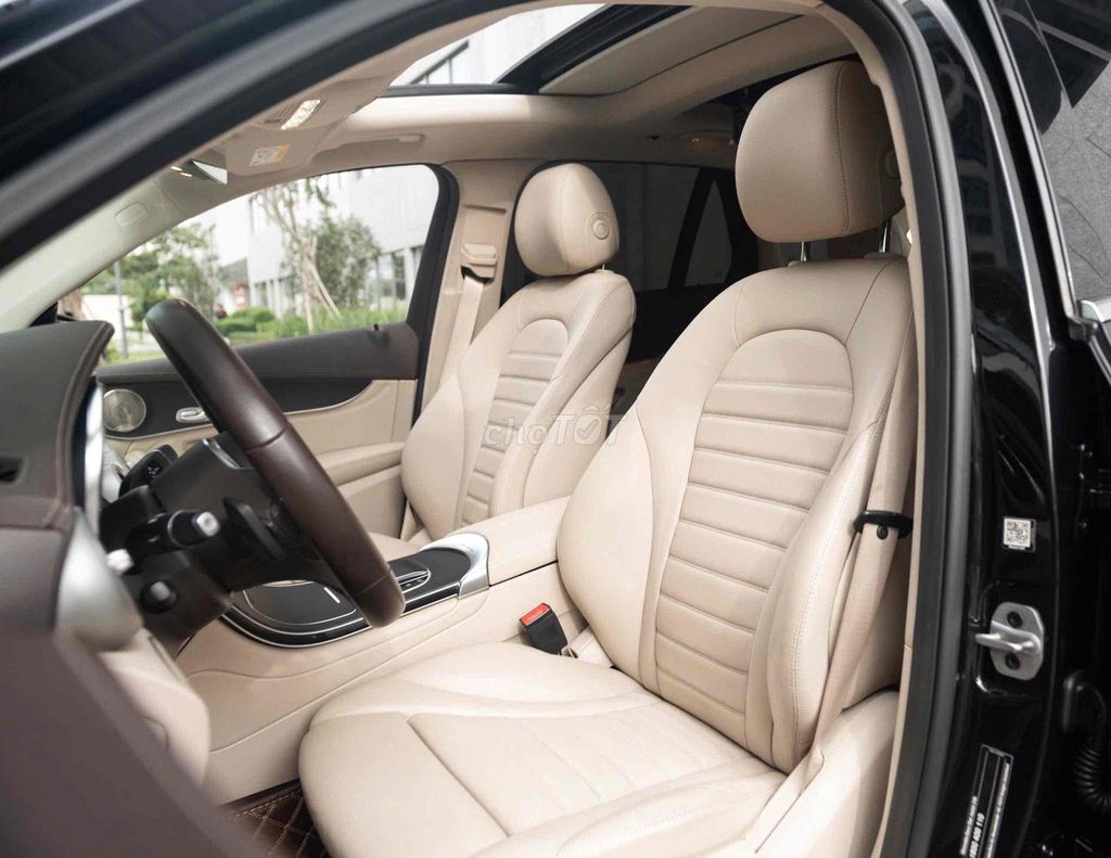 Mercedes Benz GLC300 4matic 2021 Đen // Kem. Mua bán Ô tô tại Quận 7 Tp Hồ Chí Minh được đăng bởi Nguyễn Lê Trung hình 14