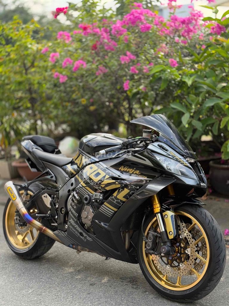 Kawasaki Zx10r 2015 bản kỉ niệm, zin keng 9 chủ. Mua bán Xe máy tại Quận 6 Tp Hồ Chí Minh được đăng bởi TanNguyenStore  hình 1