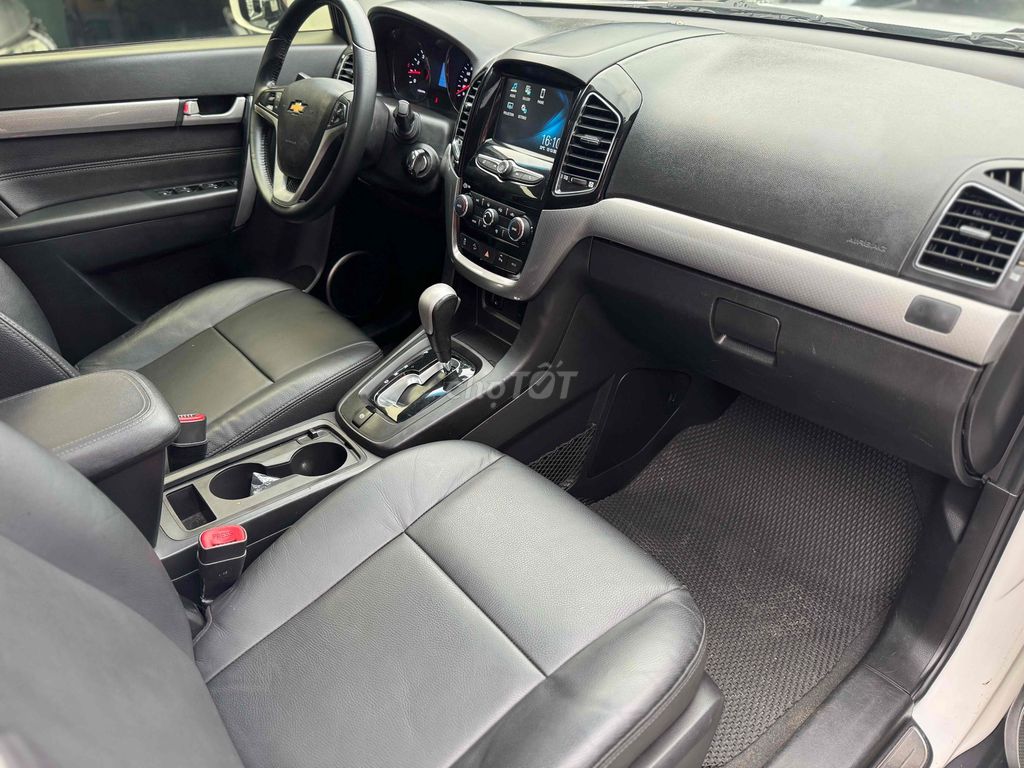 Белый Chevrolet Captiva LTZ 2016 автомат