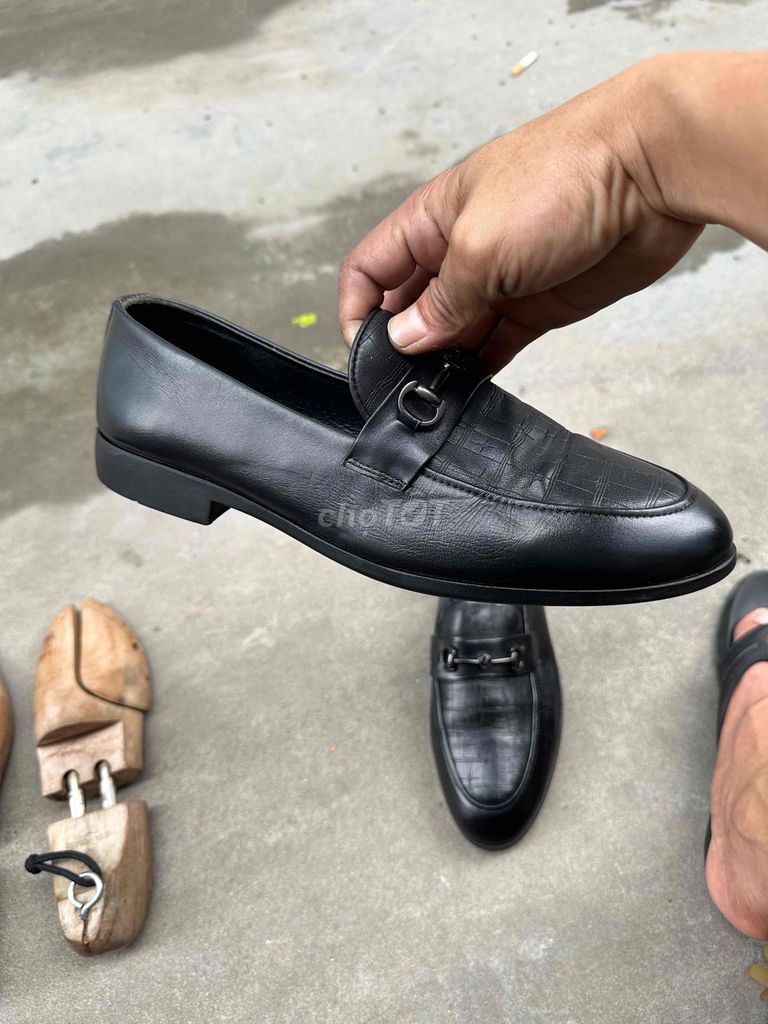 Giày lười Lux Wear Nam Da cao cấp Đen size 43. Mua bán Giày dép tại Huyện Thạch Thất Hà Nội được đăng bởi Cao Văn Nguyên hình 1