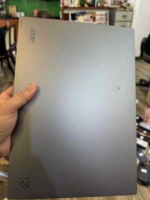 aspire A14 u7 258V ram 32 ssd 1Tb