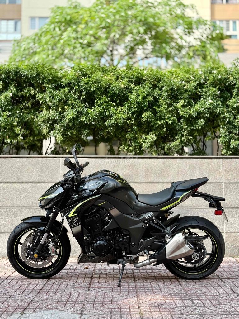Kawasaki Z1000 bản R model 2018. Mua bán Xe máy tại Quận Bình Thạnh Tp Hồ Chí Minh được đăng bởi Phạm Trí Motor hình 2
