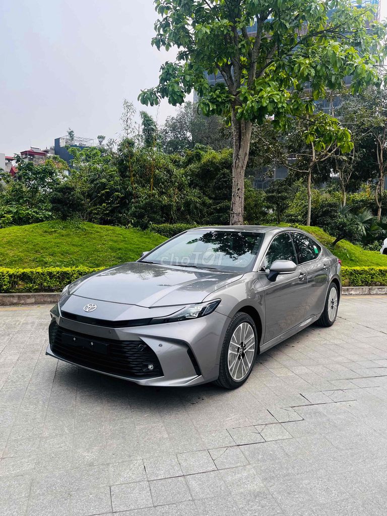 Toyota Camry 2025 mới giảm 100% phí trước bạ. Mua bán Ô tô tại Quận Nam Từ Liêm Hà Nội được đăng bởi Toyota Hà Nội hình 1