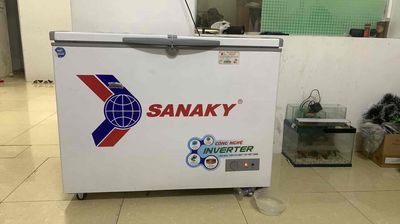 Tủ sanaky 1 ngăn đông + 1 ngăn mát. Dung tích 220L