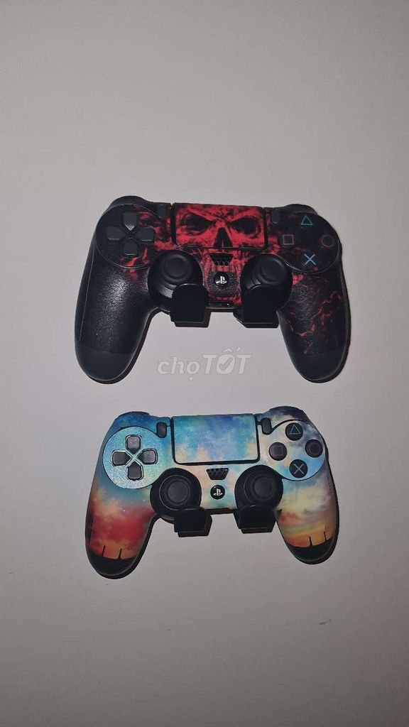 Tay cầm chơi game Sony PS4 OEM Đỏ Xanh cũ. Mua bán Thiết bị chơi game tại Thành phố Thủ Đức Tp Hồ Chí Minh được đăng bởi Nhật Phan hình 1