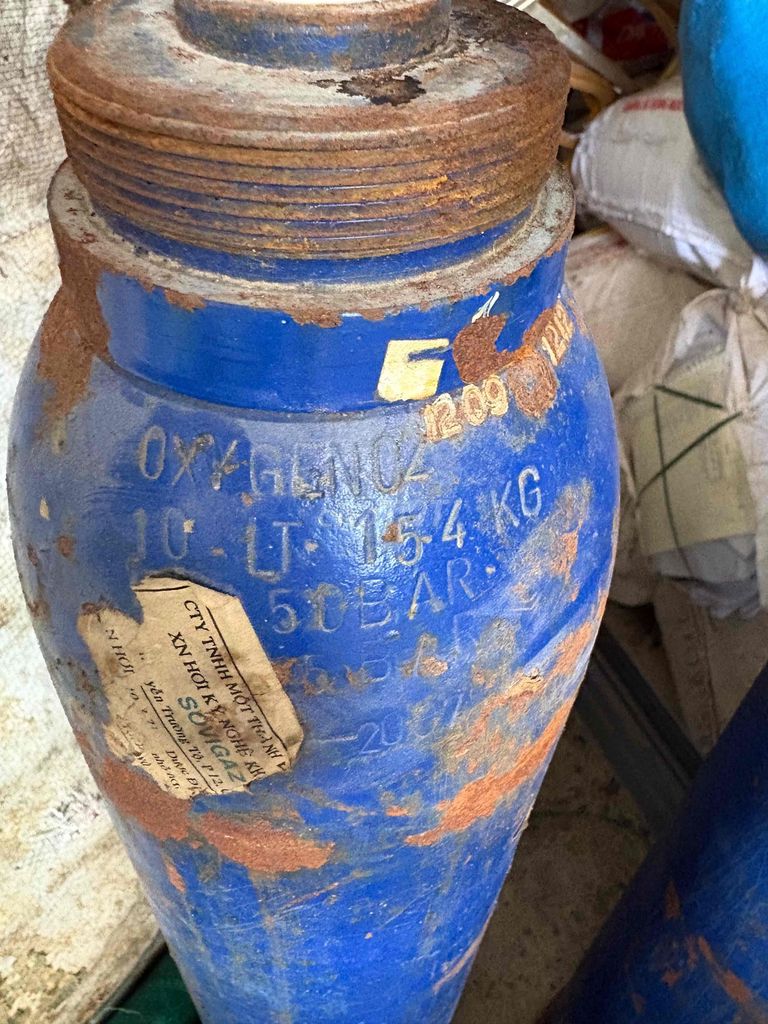 Bình khí oxy kim loại 10 lít. Mua bán Đồ chuyên dụng, Giống nuôi trồng tại Quận Sơn Trà Đà Nẵng được đăng bởi HƯƠNG GIANG hình 1
