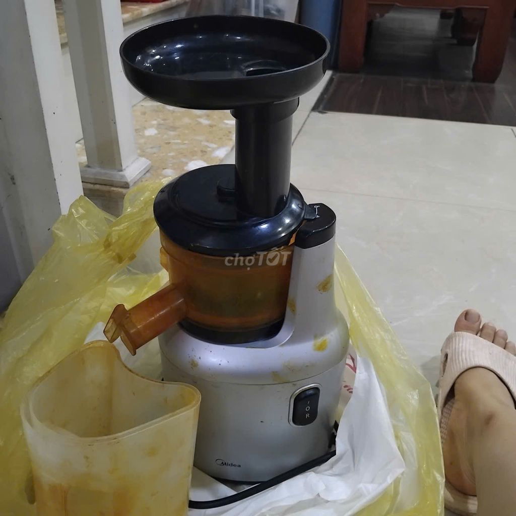 Máy ép trái cây Midea Trắng Đen Cam. Mua bán Bếp, lò, đồ điện nhà bếp tại Quận Hà Đông Hà Nội được đăng bởi  huyen hình 1
