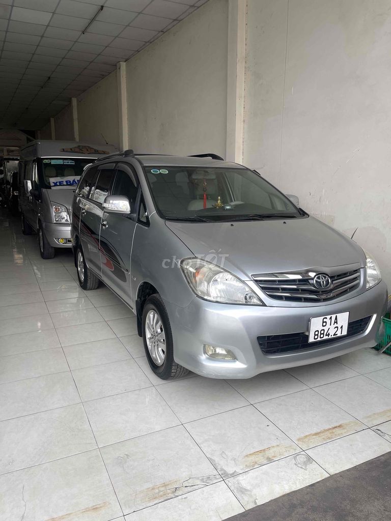 Toyota Innova 2011 bản V số tự động xe gia đình