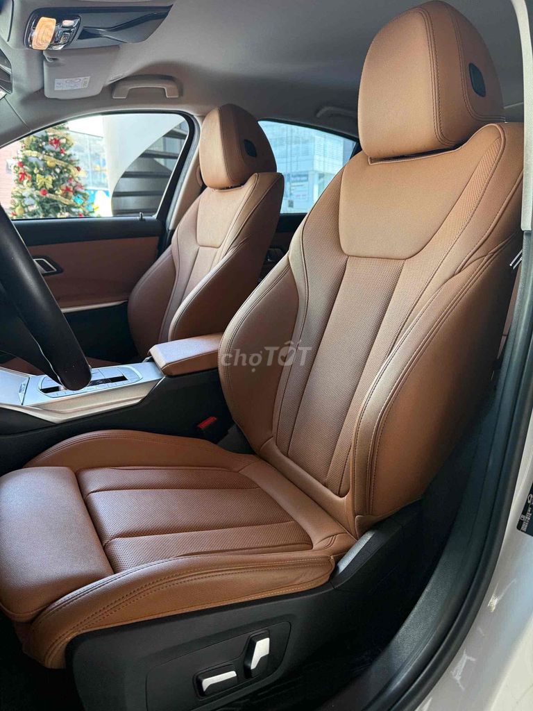 BMW 3 Series 2023 320i Sport Line. Mua bán Ô tô tại Quận Tân Bình Tp Hồ Chí Minh được đăng bởi GREENWAY AUTO hình 16