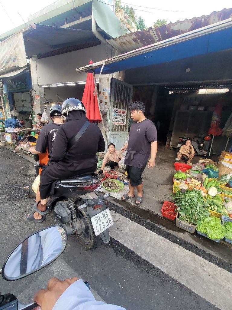 NHÀ MT ĐƯỜNG CHỢ KHU VỰC KD BUÔN BÁN ĐÔNG ĐÚC. 4X20 GIAOTHÔNGTHUẬNTIỆN