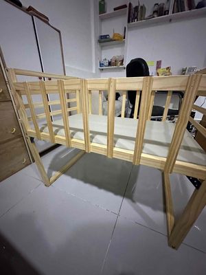 Cũi gỗ cho bé – đã lắp ráp, chưa sử dụng, cần than. Mua bán Mẹ và bé tại Quận 12 Tp Hồ Chí Minh được đăng bởi Xuân Công