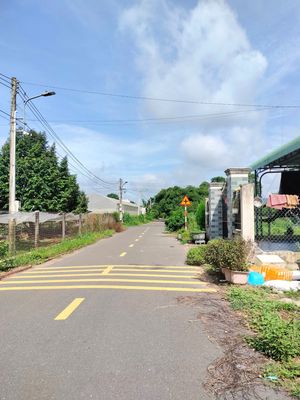 Đắt mặt tiền đường nhựa gần trường học giá 380tr sổ sẳn. Mua bán đất tại Huyện Phú Giáo Bình Dương được đăng bởi chú minh