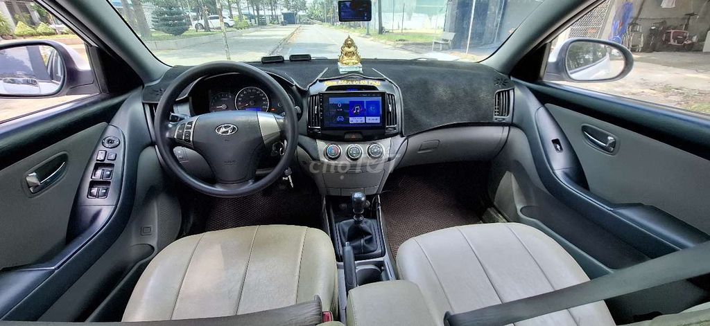 Hyundai Avante 2016 Trắng Số sàn. Mua bán Ô tô tại Thành phố Thủ Dầu Một Bình Dương được đăng bởi Quang Duẩn hình 6