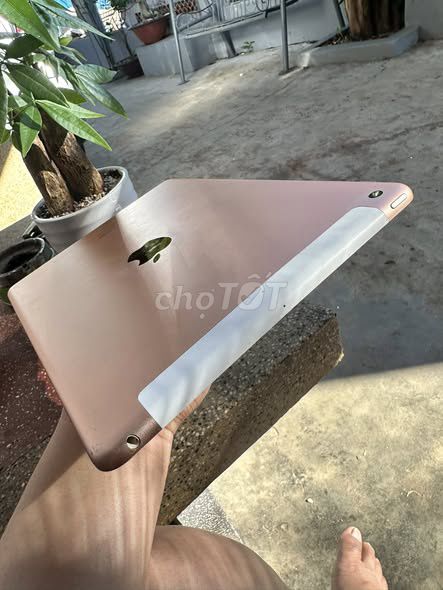 Apple iPad Gen 6 32GB 4G Vàng hồng. Mua bán Máy tính bảng tại Thành phố Long Khánh Đồng Nai được đăng bởi Hội Đồ Điện Tử hình 1