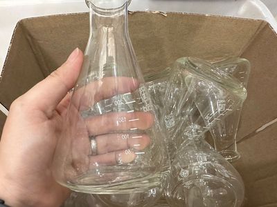BÌNH TAM GIÁC MIỆNG HẸP 250ml (Simax). Mua bán Cây cảnh, đồ trang trí tại Quận Phú Nhuận Tp Hồ Chí Minh được đăng bởi an nhien