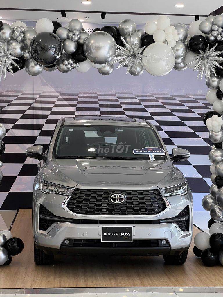 INNOVA CROSS | Tặng bảo hiểm | Phụ Kiện. Mua bán Ô tô tại Thành phố Thủ Đức Tp Hồ Chí Minh được đăng bởi Hiếu Trả Góp Xe hình 7