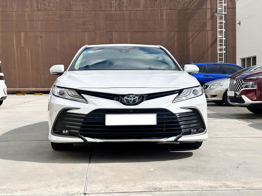 Toyota CAMRY 2.5Q sx 2022 - Trắng / nội thất kem