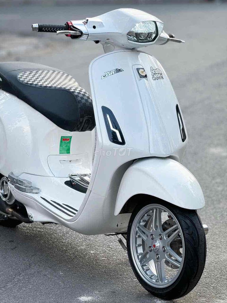 vespa 125 dọn full kiễng đẹp keng nợ xấu trả 50% ạ. Mua bán Xe máy tại Quận Bình Tân Tp Hồ Chí Minh được đăng bởi Xe Máy Qúy Le hình 11