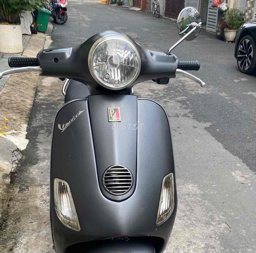 Vespa em mạnh bán nhanh bxtp cần bán về quê ăn Tết