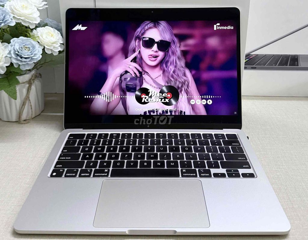 Apple Macbook Air M2 13.6 inch 8GB/512GB. Mua bán Laptop tại Quận Hai Bà Trưng Hà Nội được đăng bởi Junioor Computer hình 1