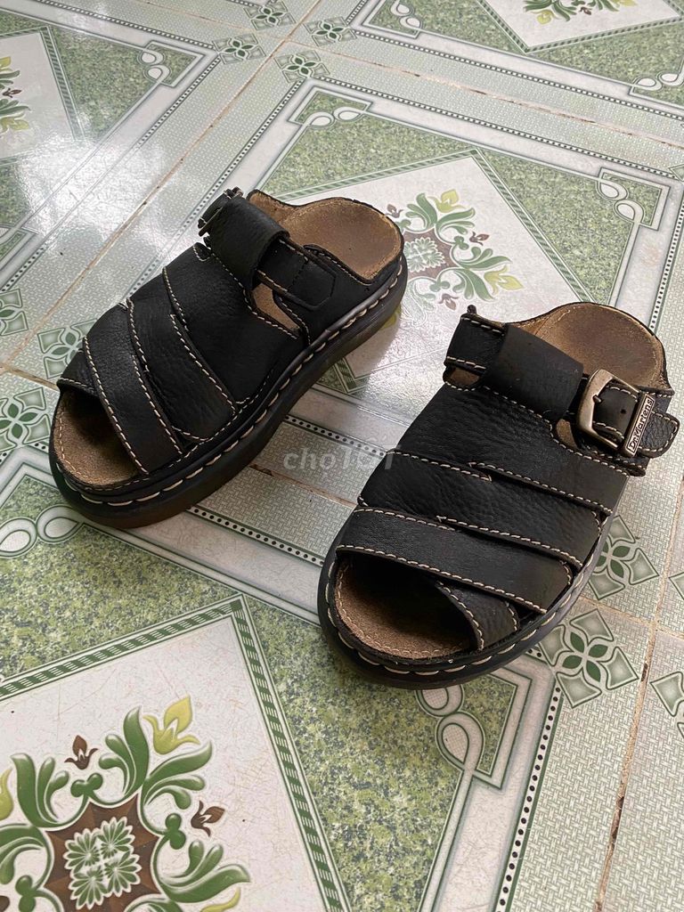Dép Dr. Martens Đen Size 40. Mua bán Giày dép tại Thành phố Biên Hòa Đồng Nai được đăng bởi nguyên tâm  hình 1